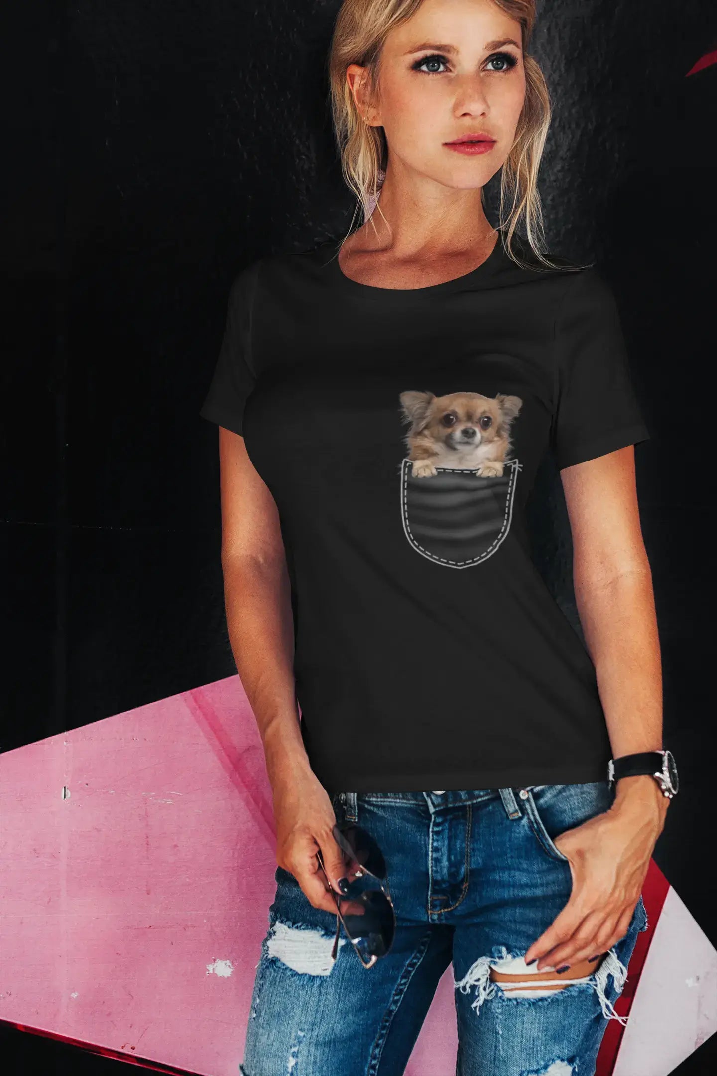 ULTRABASIC Graphic Women's T-Shirt Chihuahua - Cute Dog In Your Pocket - Vintage